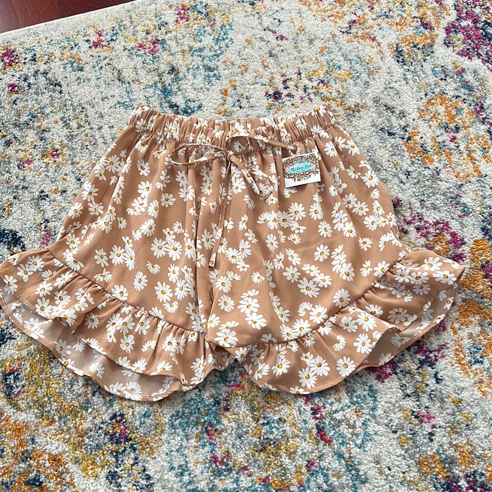 Flowey, daisy print women’s shorts. Purchased from My Fancy Finds Boutique